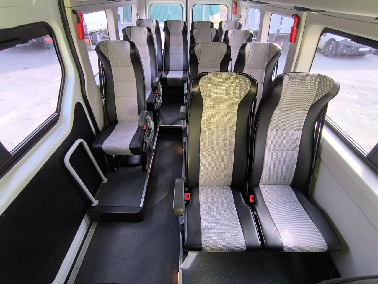 Renault MASTER Пассажирский автобус 15 мест