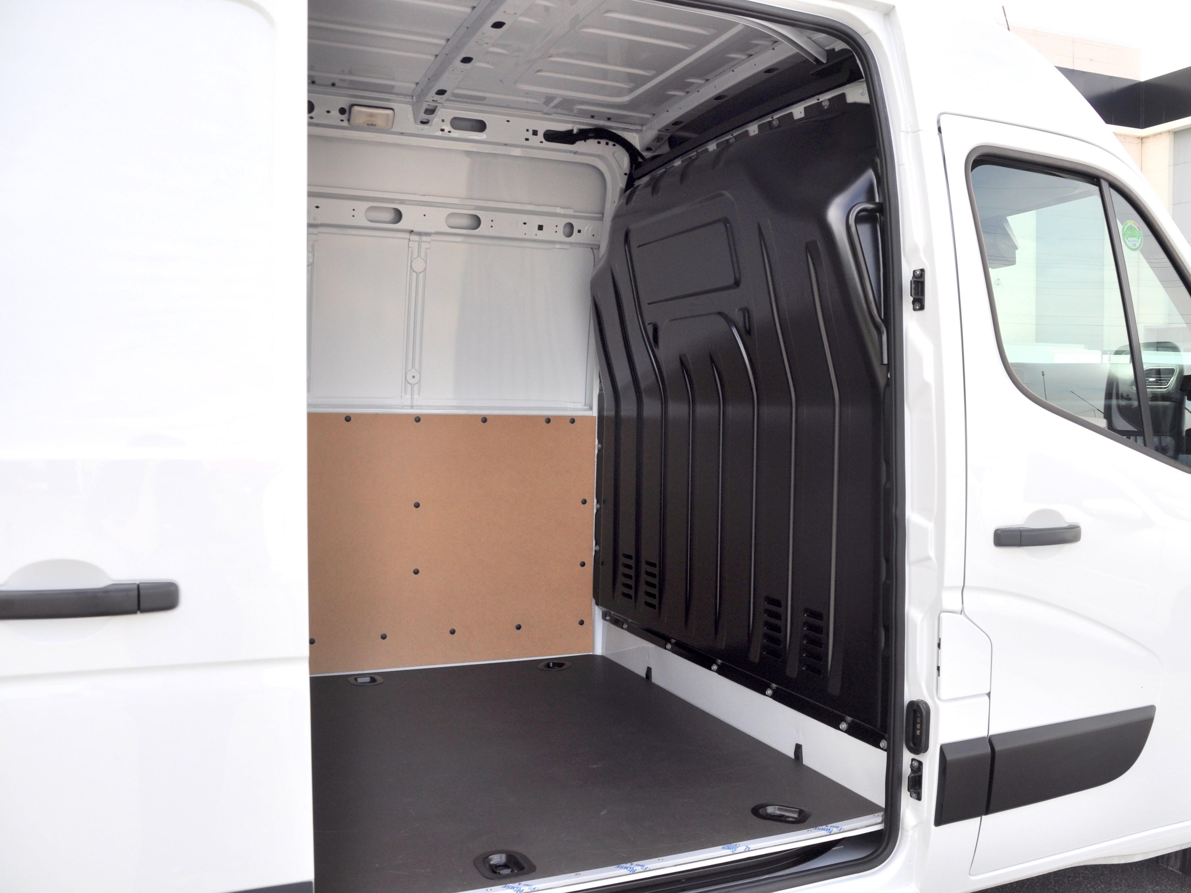 Renault MASTER L2H2 Цельнометаллический фургон