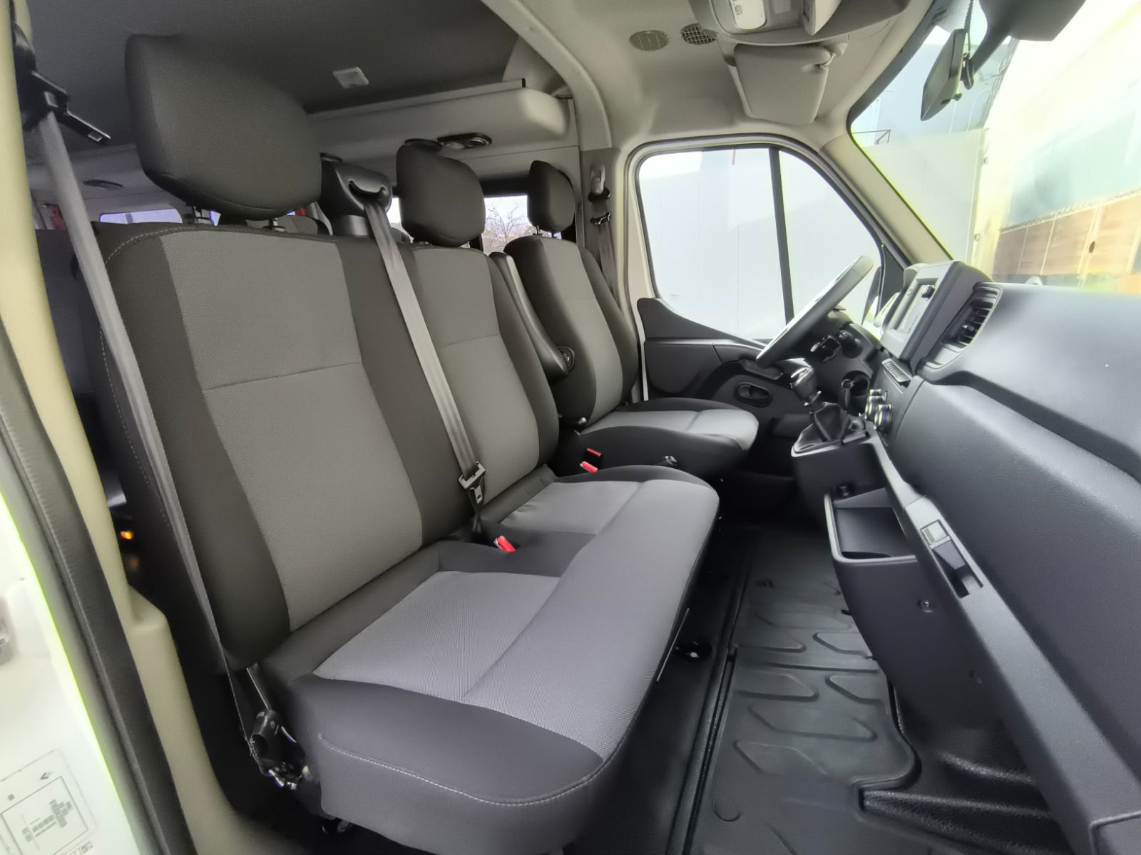 Renault MASTER Пассажирский автобус 15 мест